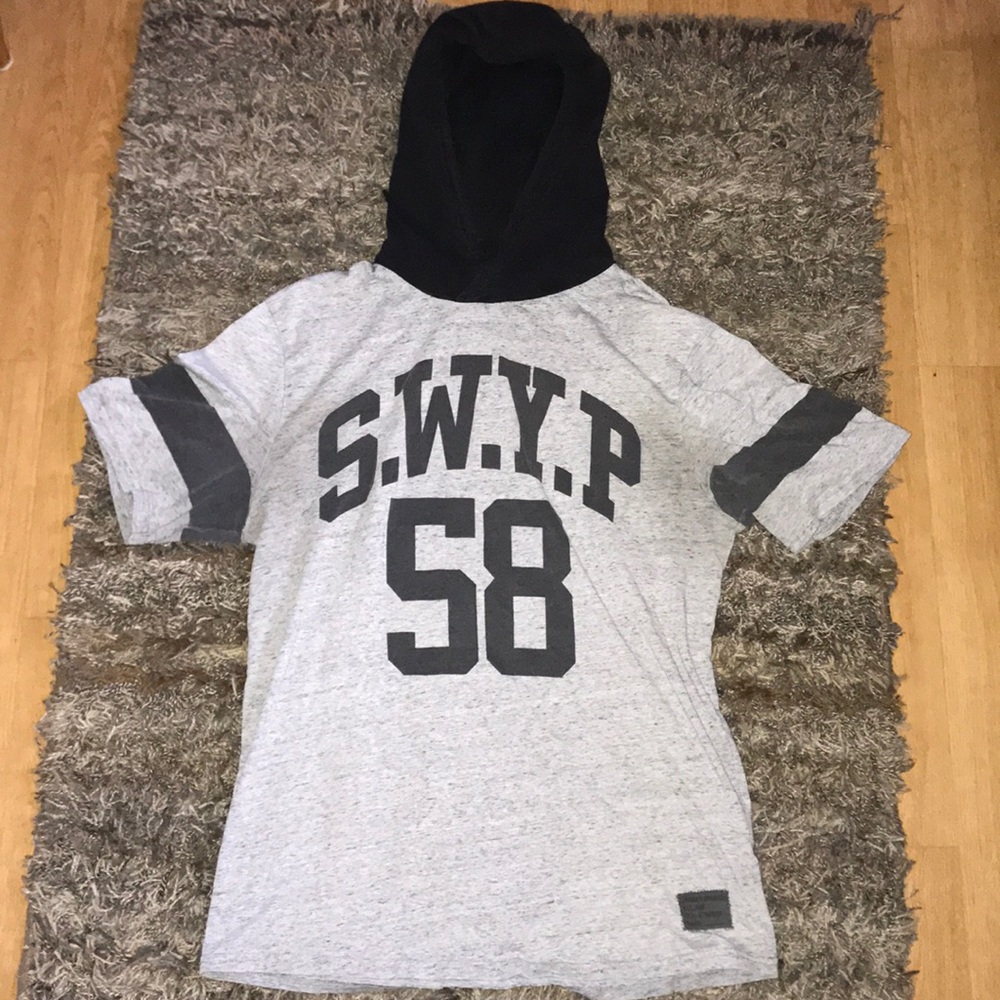 Short sleeve hoodie